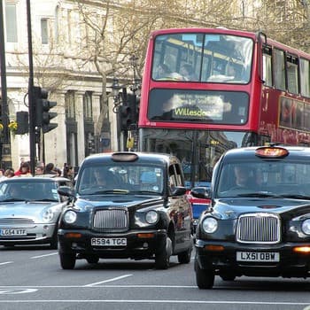 Taxi to Gatwick Airport: Prices Compared to Parking, Train & Bus